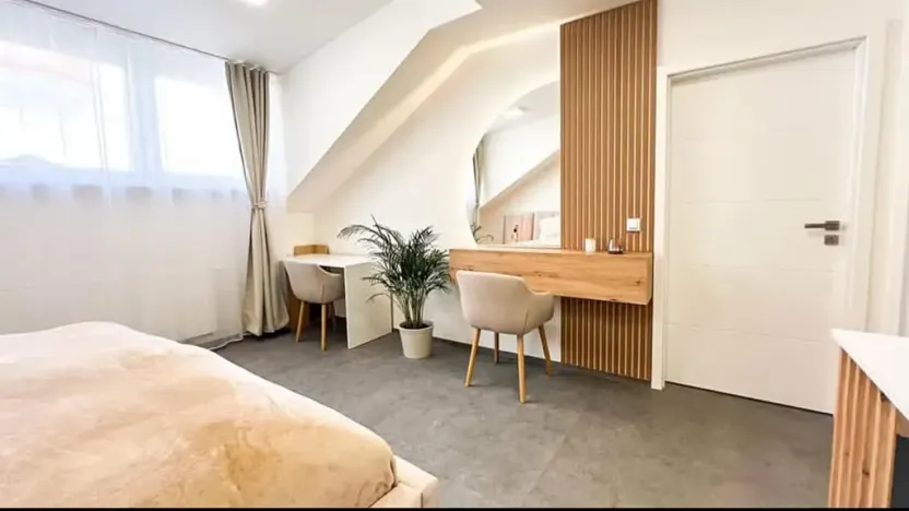 Pronájem bytu 2+kk, Praha - Smíchov, Arbesovo náměstí, 74 m2