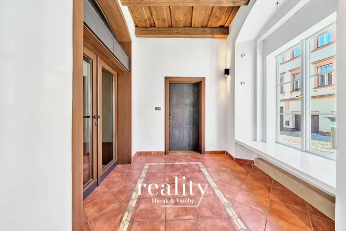 Pronájem obchodního prostoru, Znojmo, Horní Česká, 168 m2