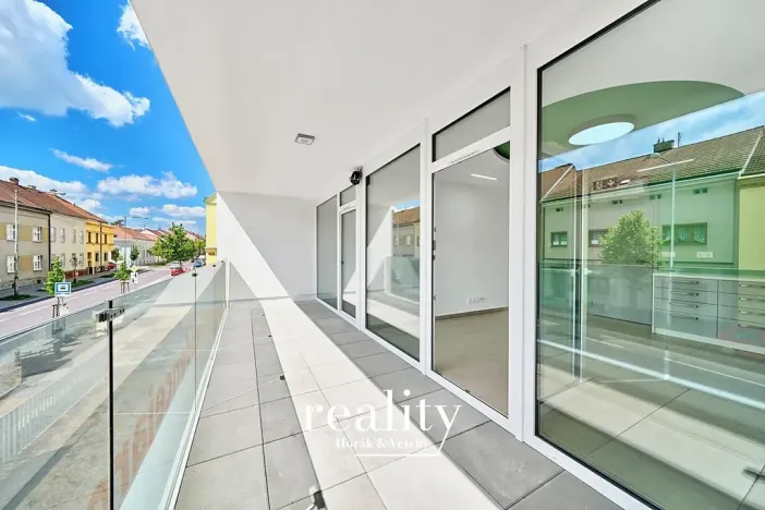 Pronájem kanceláře, Znojmo, Jarošova, 18 m2