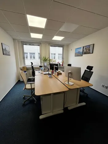 Pronájem kanceláře, Praha - Karlín, Prvního pluku, 239 m2