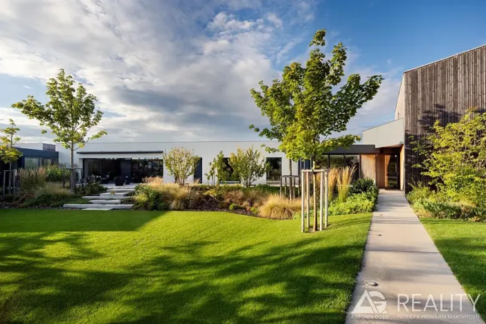 Prodej vícegeneračního domu, Ladná, Ovčačky, 407 m2