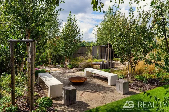 Prodej vícegeneračního domu, Ladná, Ovčačky, 407 m2