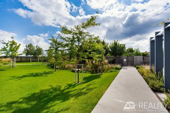 Prodej vícegeneračního domu, Ladná, Ovčačky, 407 m2