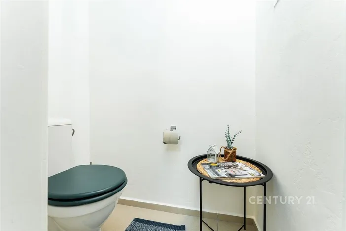 Pronájem bytu 2+kk, Praha, Biskupcova, 48 m2