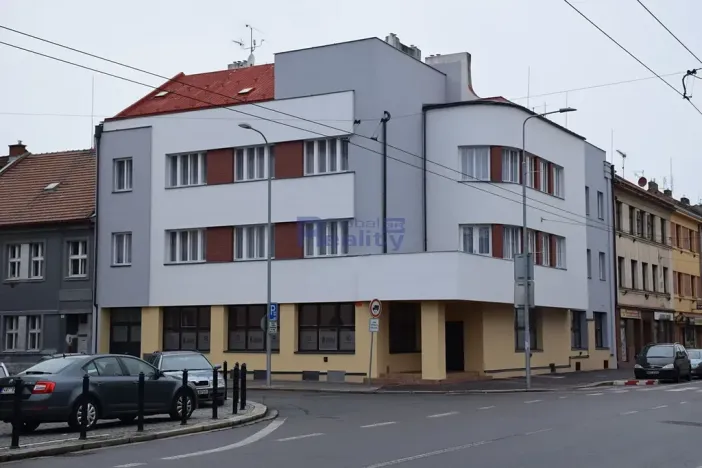 Pronájem bytu 2+kk, Pardubice, Staňkova, 58 m2