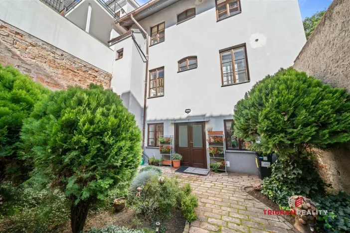 Pronájem bytu 2+kk, Hradec Králové, Dlouhá, 38 m2