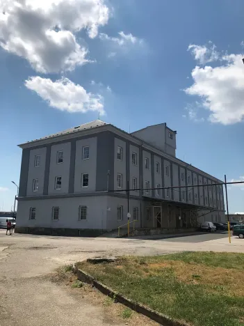 Pronájem obchodního prostoru, Šternberk, Nádražní, 726 m2