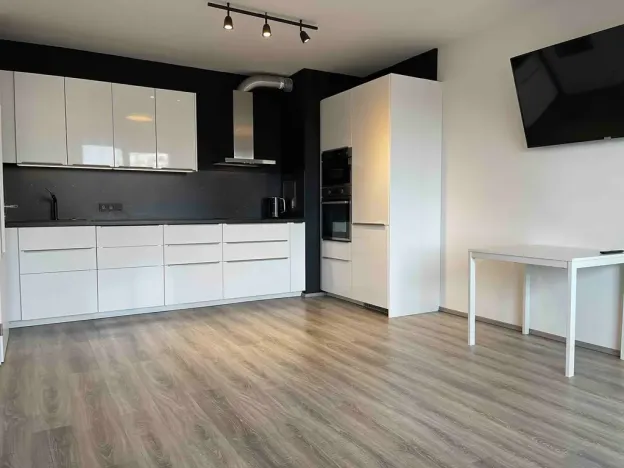 Pronájem bytu 2+kk, Praha, Za černým mostem, 50 m2