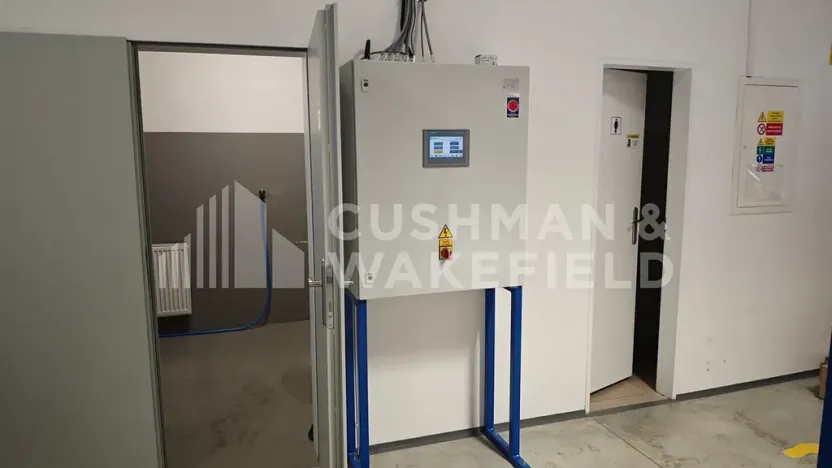 Prodej výrobních prostor, Hradec Králové, Vážní, 3866 m2