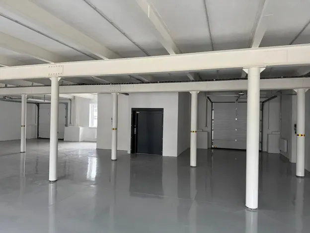 Pronájem skladu, Ostrov, 370 m2