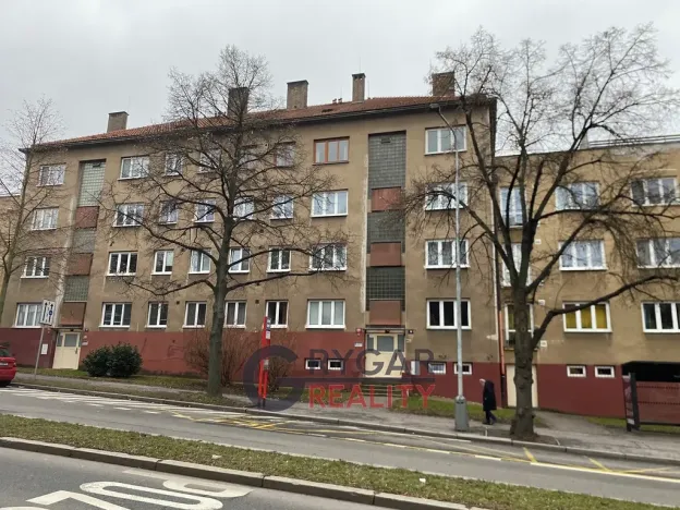 Pronájem bytu 1+kk, Praha - Braník, Jeremenkova, 31 m2