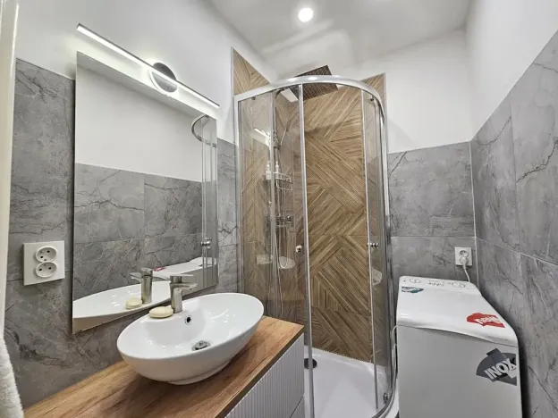 Pronájem bytu 1+kk, Praha - Kobylisy, Paláskova, 33 m2