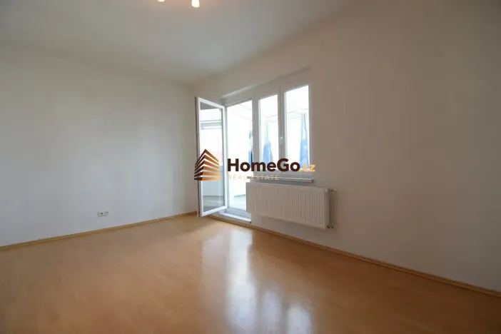 Pronájem bytu 1+kk, Praha - Nusle, U gymnázia, 46 m2