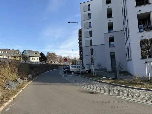 Prodej garáže, Praha, Závišova, 18 m2