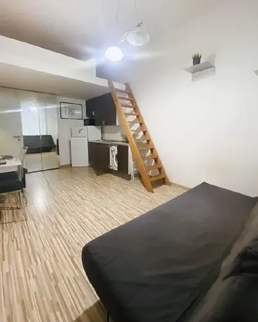 Pronájem bytu 1+kk, Praha - Holešovice, Na Maninách, 25 m2