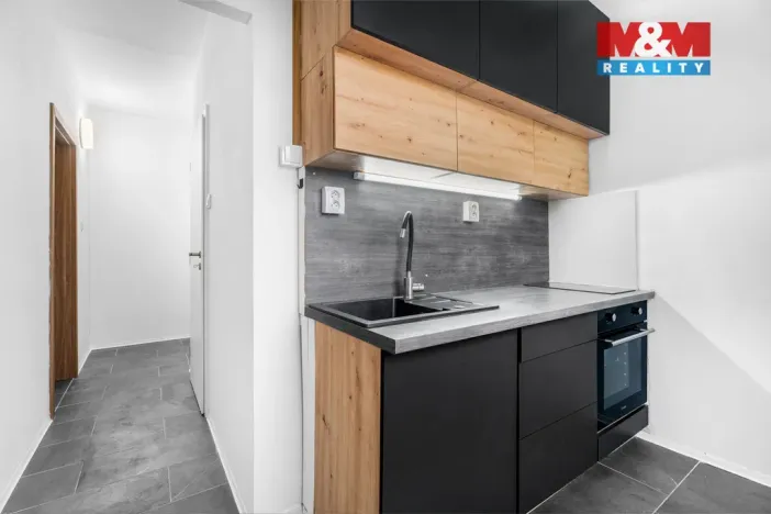 Prodej bytu 1+1, Liberec - Liberec VI-Rochlice, Pazderkova, 35 m2