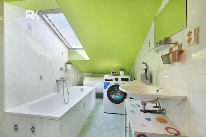 Prodej rodinného domu, Nová Ves I, Legerovo nám., 470 m2