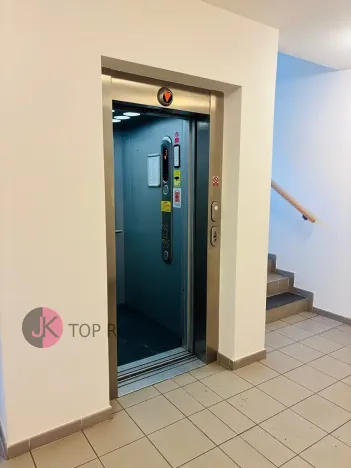 Pronájem bytu 2+kk, Praha - Hostivař, náměstí Přátelství, 58 m2