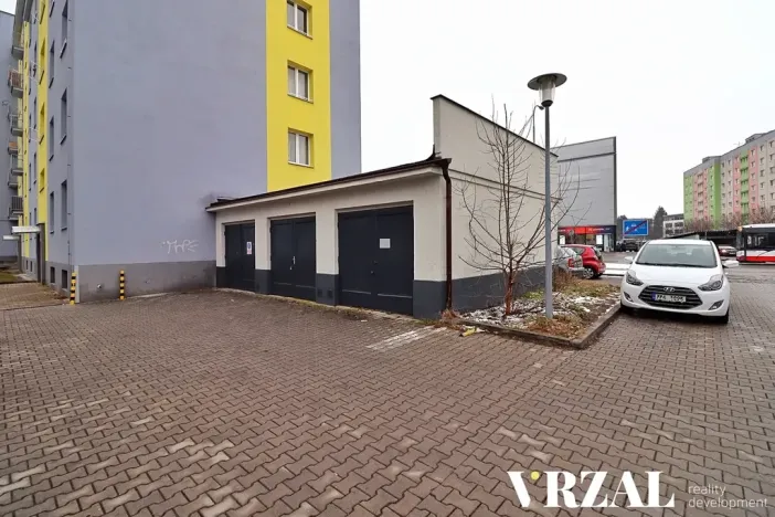 Pronájem garáže, Plzeň, Francouzská třída, 23 m2