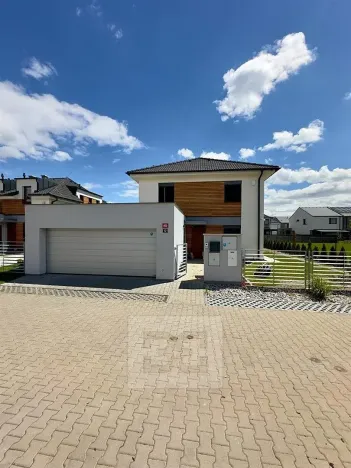 Pronájem rodinného domu, Zlonín, Borová, 198 m2