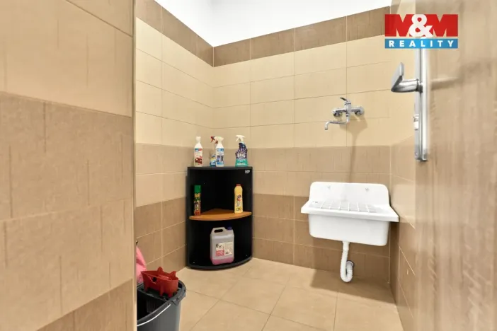 Pronájem obchodního prostoru, Ostrov, Lidická, 120 m2