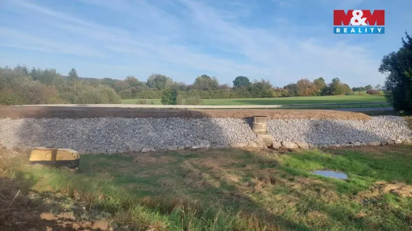 Prodej rybníku, Předhradí, 3750 m2