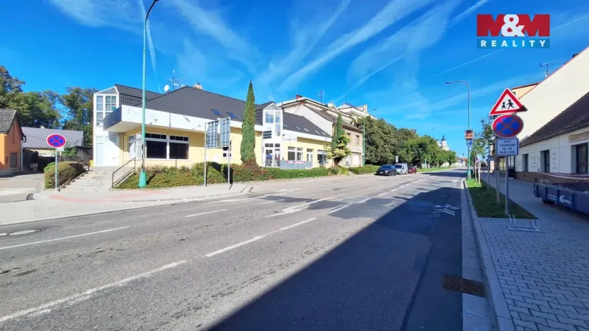 Pronájem obchodního prostoru, Chlumec nad Cidlinou - Chlumec nad Cidlinou IV, Kozelkova, 24 m2