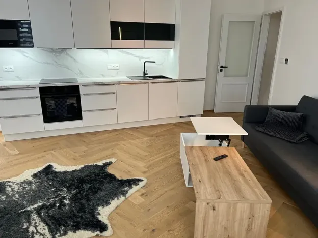 Pronájem bytu 2+kk, Praha - Vršovice, Žitomírská, 60 m2