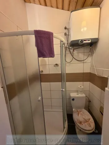 Pronájem bytu 1+kk, Praha - Modřany, Nesvadbova, 16 m2