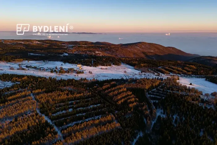 Prodej restaurace, Vysoká Pec, 1120 m2