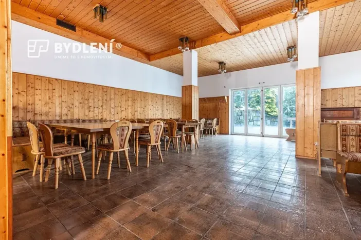 Prodej restaurace, Vysoká Pec, 1120 m2