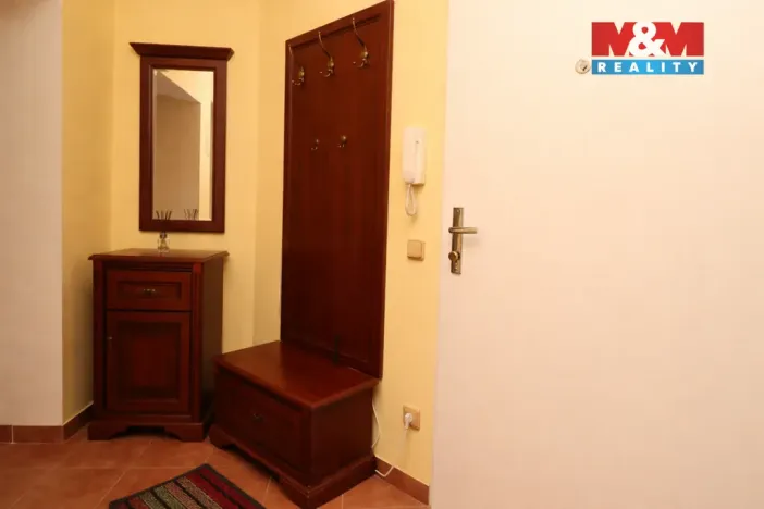 Pronájem bytu 1+1, Karlovy Vary, Svahová, 50 m2