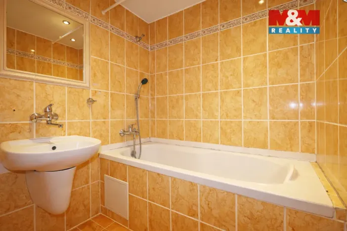 Prodej bytu 3+1, Jáchymov, třída Dukelských hrdinů, 60 m2