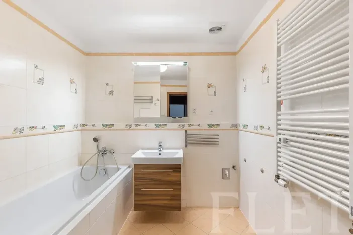 Pronájem bytu 3+kk, Praha - Vinoř, Českodubská, 82 m2