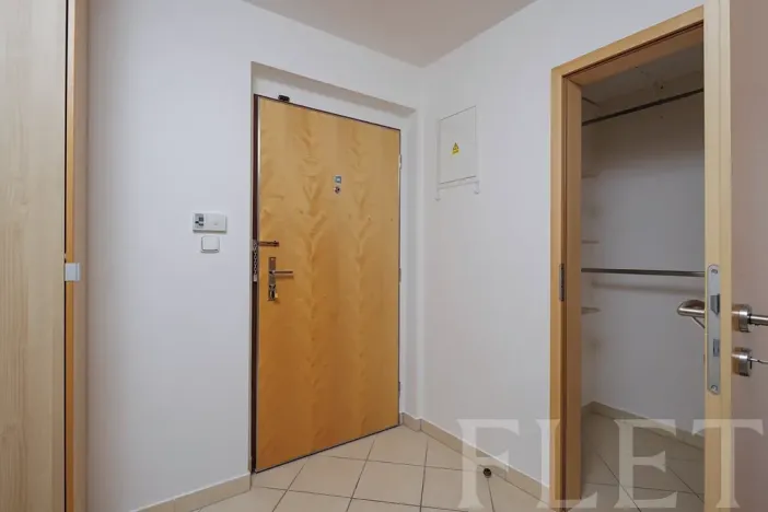 Pronájem bytu 1+kk, Praha - Záběhlice, Mattioliho, 32 m2