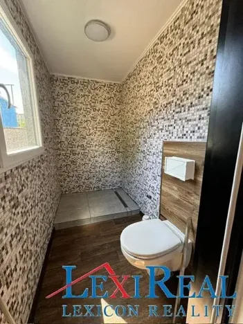 Prodej - jiné, Praha - Holešovice, Sanderova, 52 m2