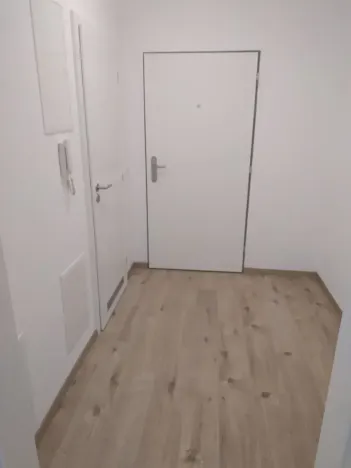 Prodej kanceláře, Praha - Uhříněves, náměstí Bratří Jandusů, 35 m2