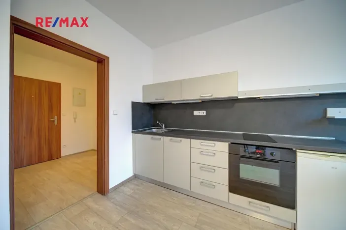 Pronájem bytu 1+kk, Poděbrady, Lidická, 37 m2