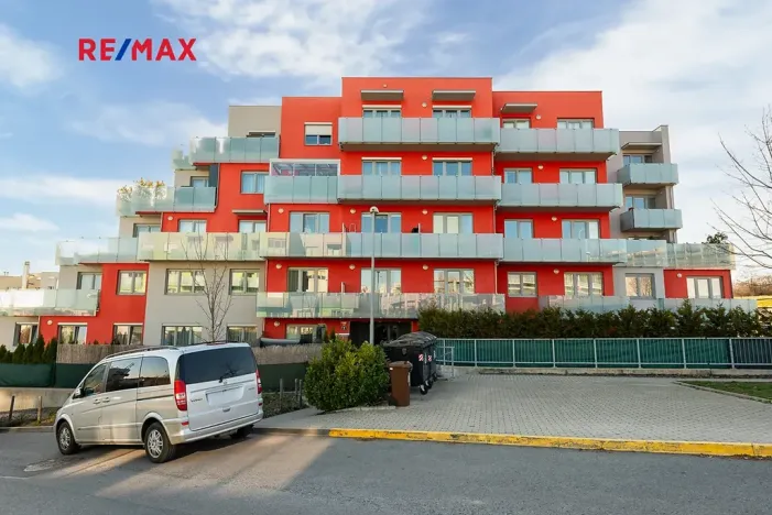 Pronájem bytu 1+kk, Praha - Řeporyje, Kakosova, 35 m2