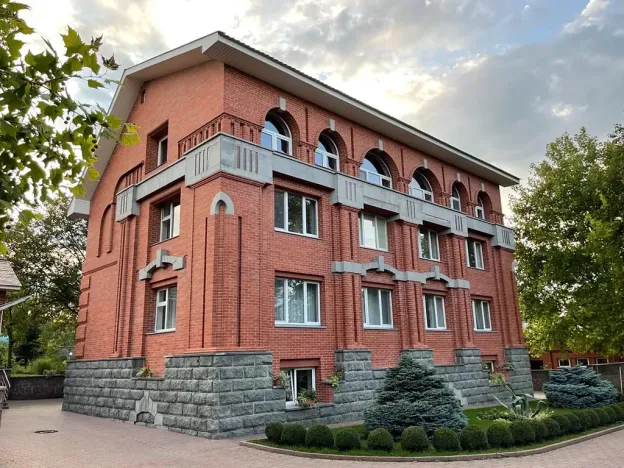 Prodej vícegeneračního domu, Kropyvnyckyj, Ukrajina, 600 m2