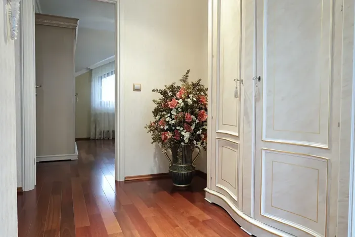 Prodej bytu 4+1, Karlovy Vary, Tylova, 182 m2