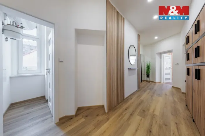 Prodej bytu 2+1, Karlovy Vary, Bělehradská, 96 m2