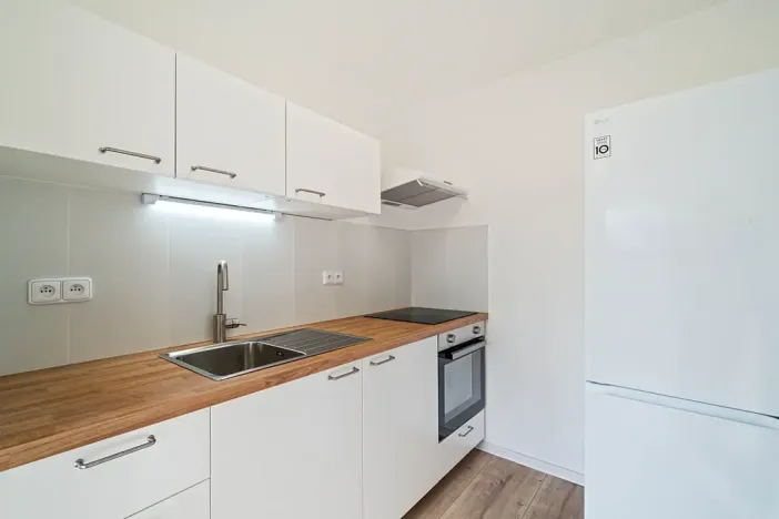 Pronájem bytu 2+kk, Praha - Holešovice, U Pergamenky, 37 m2