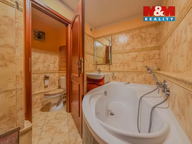 Prodej bytu 4+1, Litoměřice - Pokratice, Ladova, 77 m2