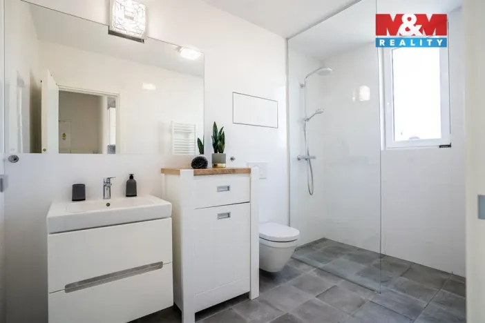 Pronájem bytu 1+kk, Pardubice - Zelené Předměstí, Smetanovo náměstí, 33 m2