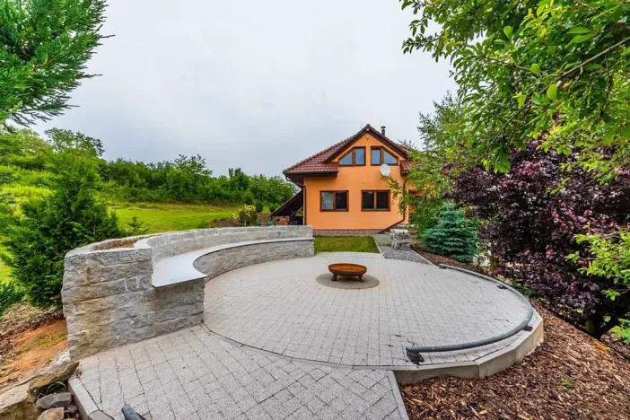 Prodej rodinného domu, Buš, 375 m2