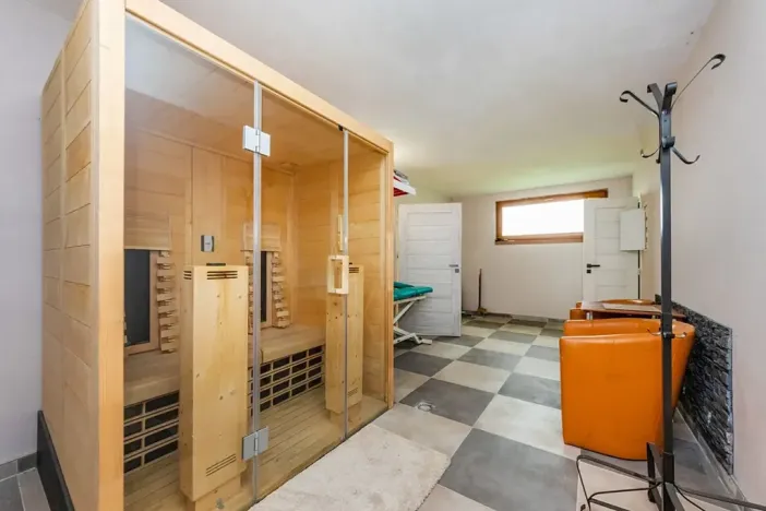 Prodej rodinného domu, Buš, 375 m2