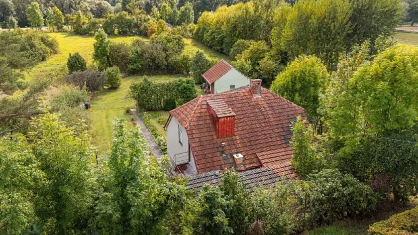 Prodej pozemku pro bydlení, Uhersko, 3765 m2