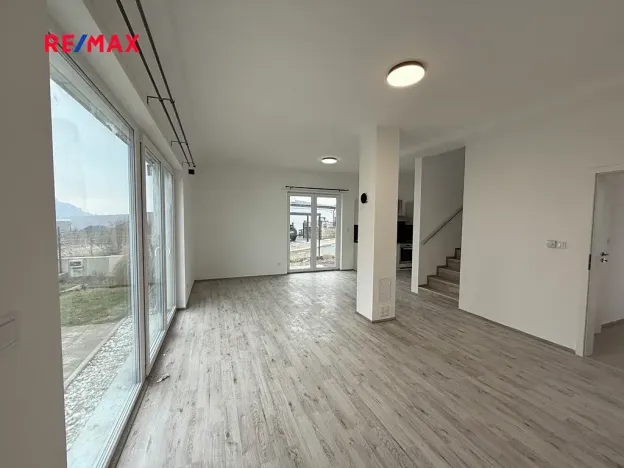 Pronájem bytu 4+kk, Králův Dvůr, Na Vinohradech, 95 m2
