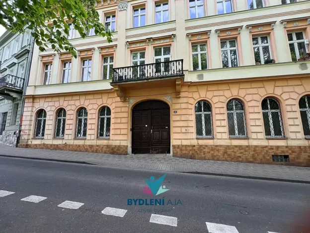 Prodej bytu 3+1, Teplice, U Hadích lázní, 73 m2